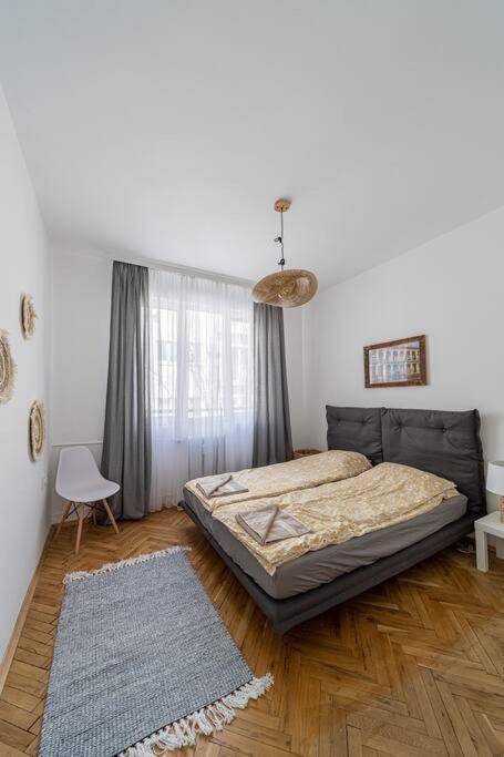 Bohohome Next To The Main Street Sofia Exterior photo